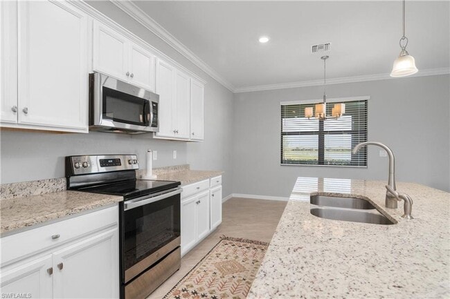 Building Photo - 4 BR home Estero