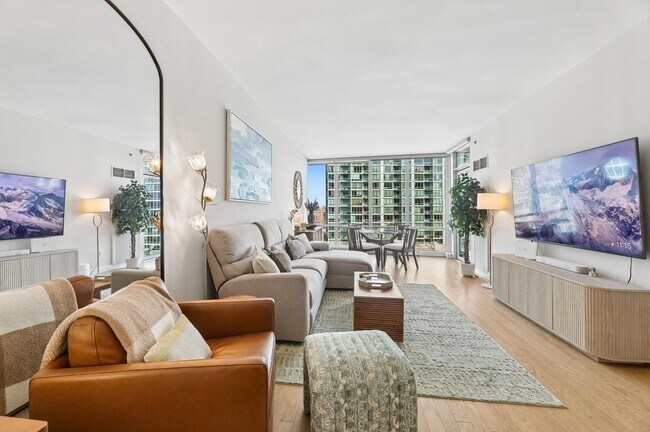 Building Photo - 20 Newport Pkwy