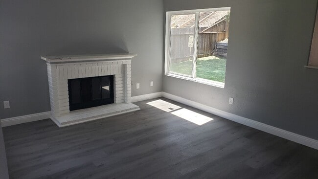 Building Photo - 2517 Stagecoach Trail