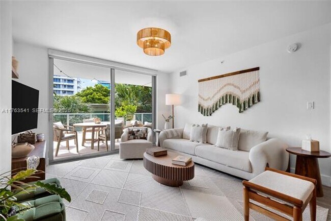 Building Photo - 1025 92nd St