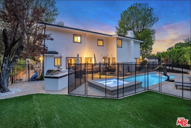 Building Photo - 19410 Shenango Dr