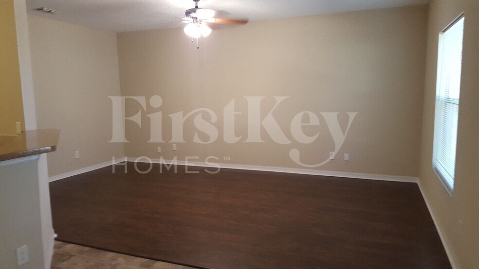 Building Photo - 3978 N Biscayne Dr