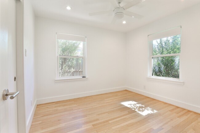 Building Photo - 4613 Libbey Dr