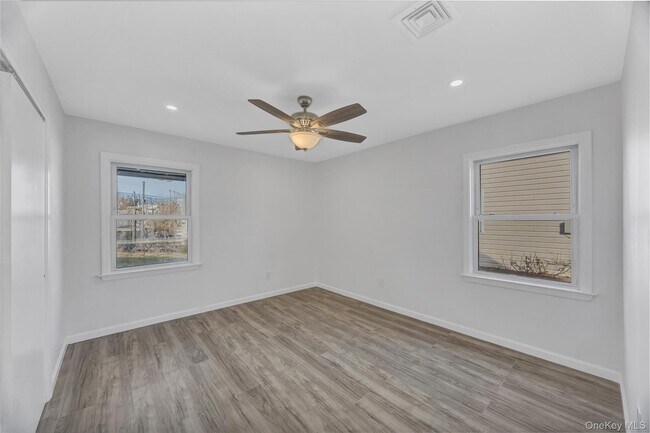 Building Photo - 170 5th St