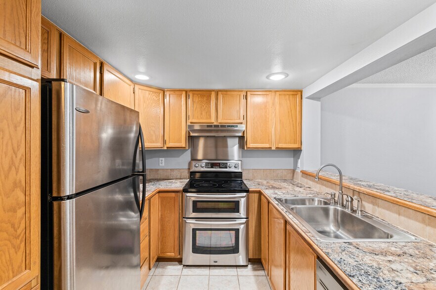 Kitchen - 130 SW 116th St