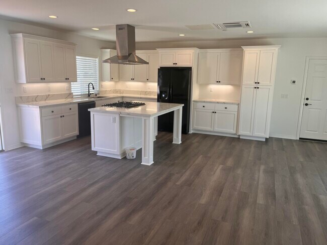 Building Photo - 67105 Mission Dr