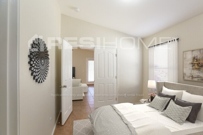 Building Photo - 2604 N 126th Dr