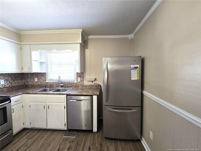 Building Photo - 266 Channing Dr