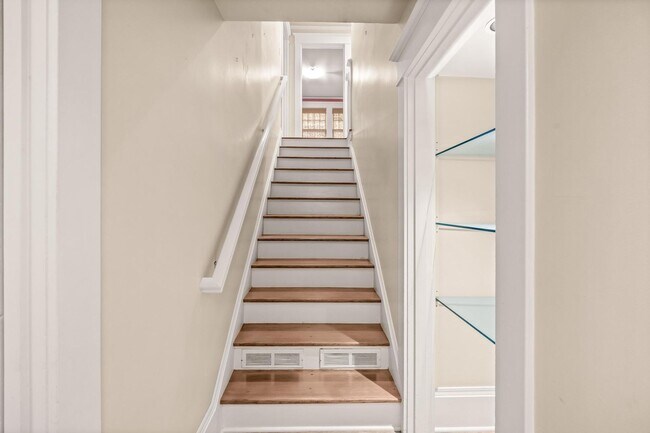 Building Photo - Elegant Grant Park Craftsman with Wine Cel...