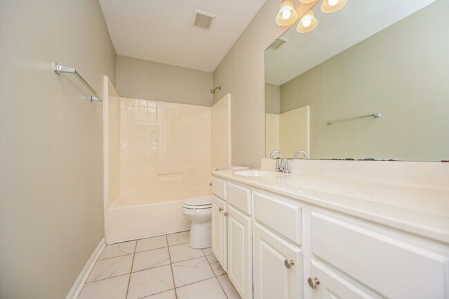 Building Photo - 2808 Harcourt Dr