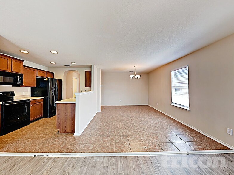 Building Photo - 2319 Camberly View