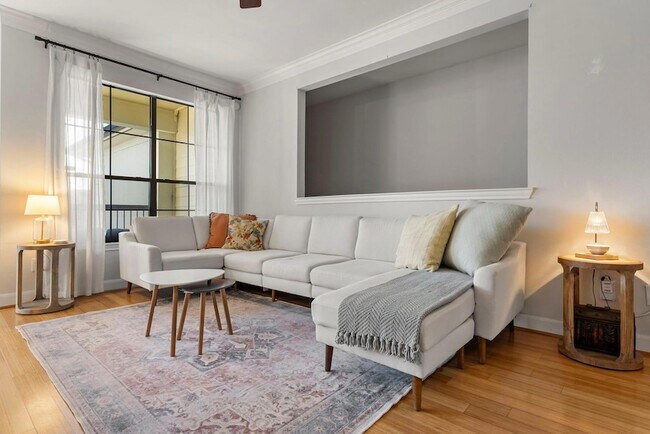 Building Photo - 7701 Rialto Blvd