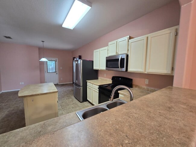 Building Photo - 5507 Marlin Dr