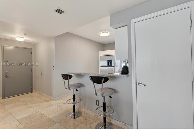 Building Photo - 601 NE 36th St