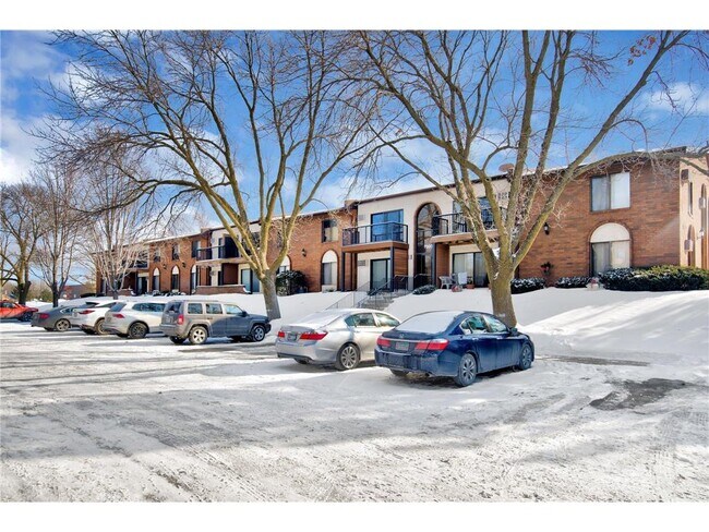 Building Photo - 7300 York Ave S