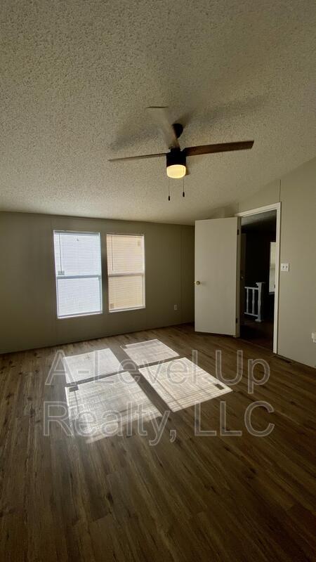 Building Photo - 315 W Lee St
