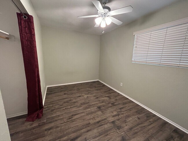 Building Photo - 3 Bed with a private pool