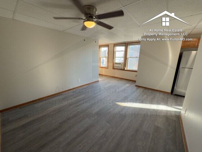 Building Photo - 603 Court St