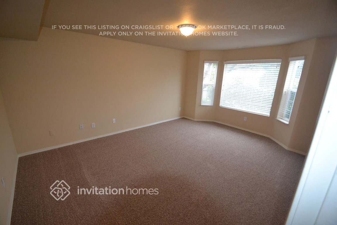 Building Photo - 8408 200th St Ct E