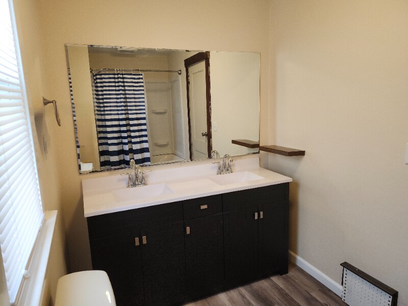 Building Photo - 3117 S 60th St