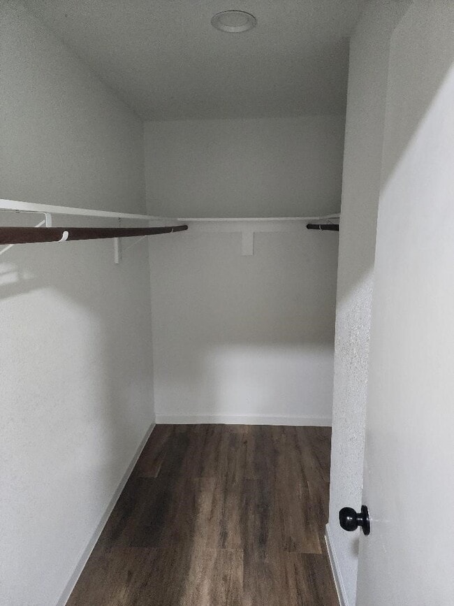 Building Photo - 711 Leicester Ln