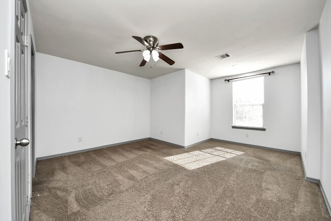 Building Photo - 4410 Lodge Vine Ct