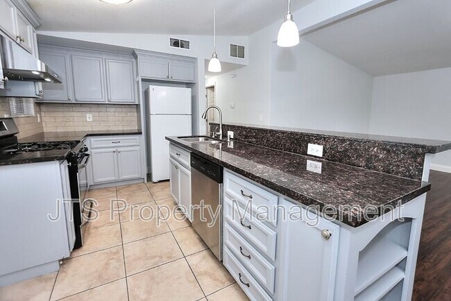 Building Photo - 2000 Belcot Rd