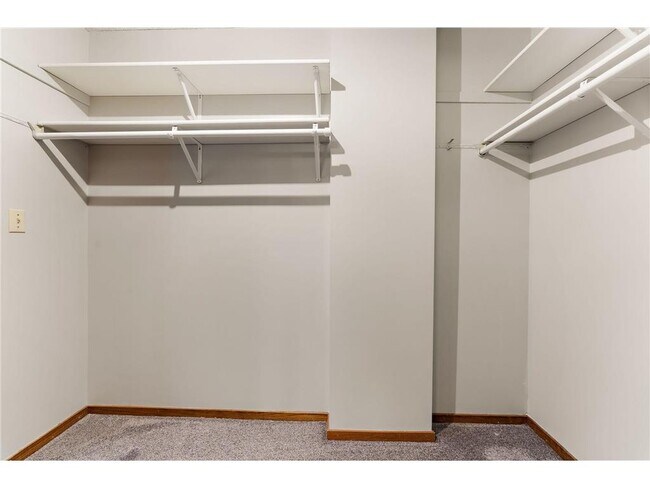 Building Photo - 311 Pleasant Ave