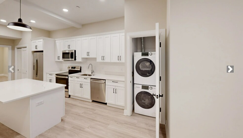 Building Photo - 220 Tremont St