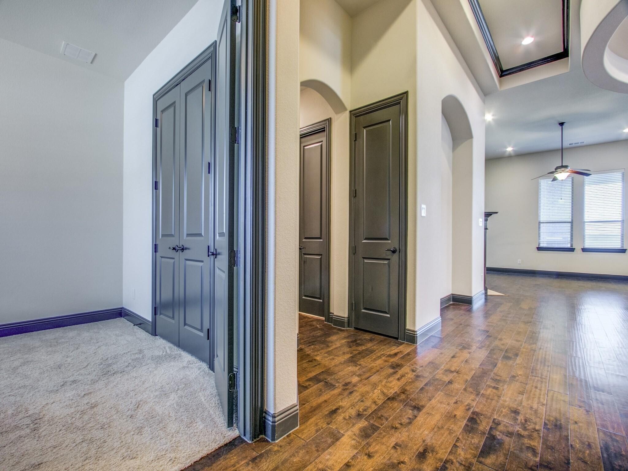 Building Photo - 6201 Savannah Oak Trl
