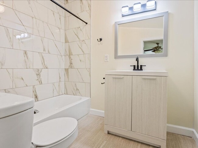 Building Photo - Luxury Remodeled 4 Bedrooms  2 Full Baths