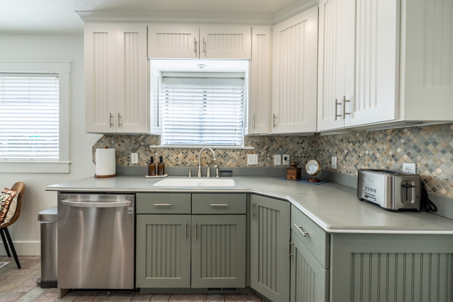 Building Photo - 3076 Melbourne St