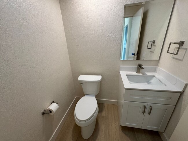 Building Photo - Beautifully Renovated 4-Bedroom Home in We...