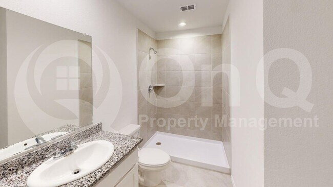 Building Photo - 204 Thresher Ln