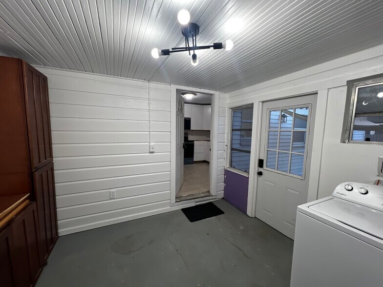 Building Photo - 3730 3rd Ave N