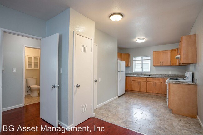 Building Photo - 1525 Alcatraz Ave