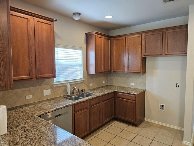 Building Photo - 10506 Wylie Dr