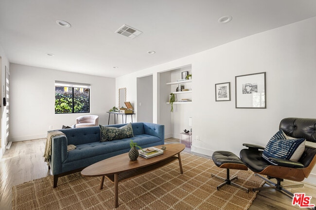 Building Photo - 1057 N Ave 49