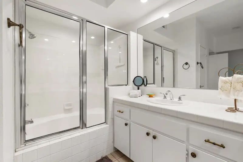 Building Photo - 248 Vista Royale Cir W