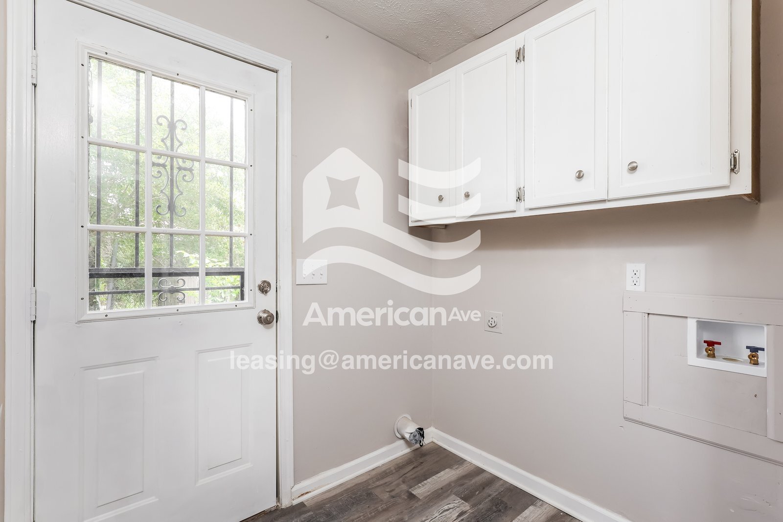 Building Photo - 175 E Bell St