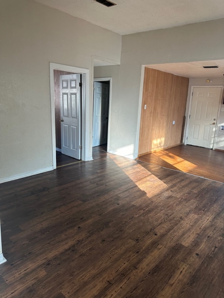 Building Photo - 1615 Cleveland Ave