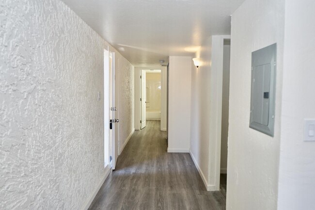 Building Photo - 4635 N 27th Ave