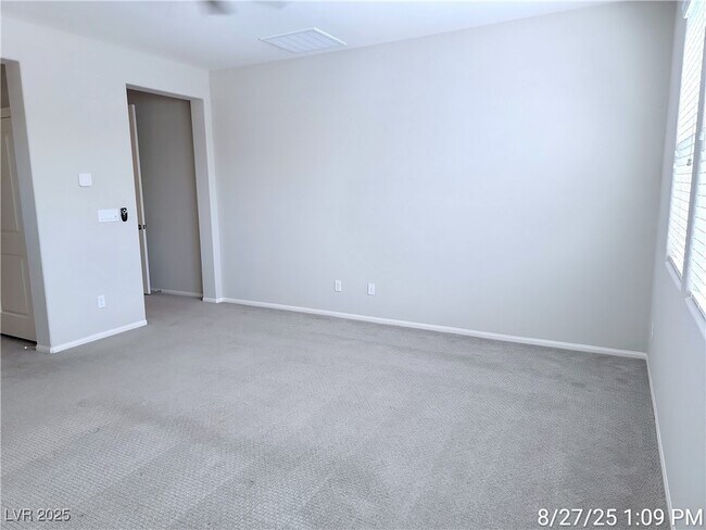 Building Photo - 905 Claystone Ridge Ave