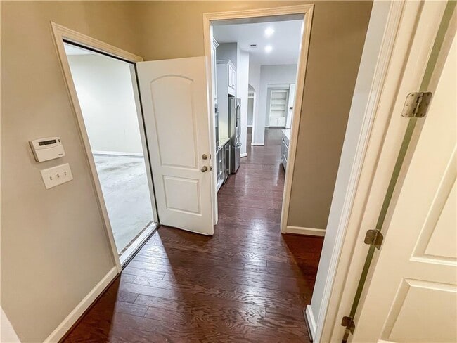 Building Photo - 4450 Wooded Oaks NW