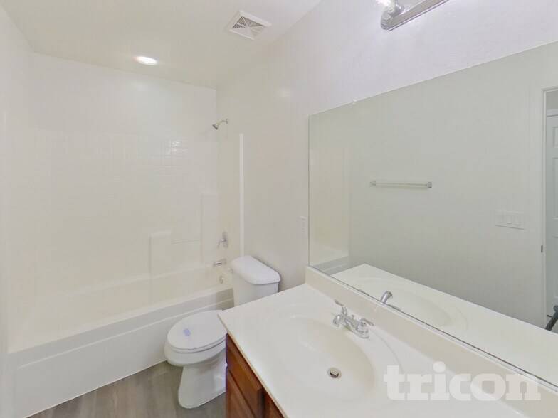 Building Photo - 43386 W Arizona Ave