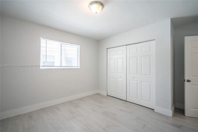 Building Photo - 465 NE 59th St