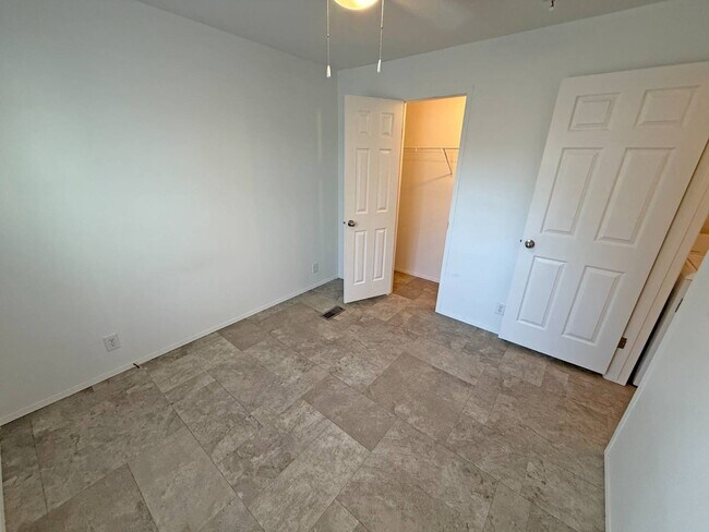 Building Photo - 2501 N Apperson Way