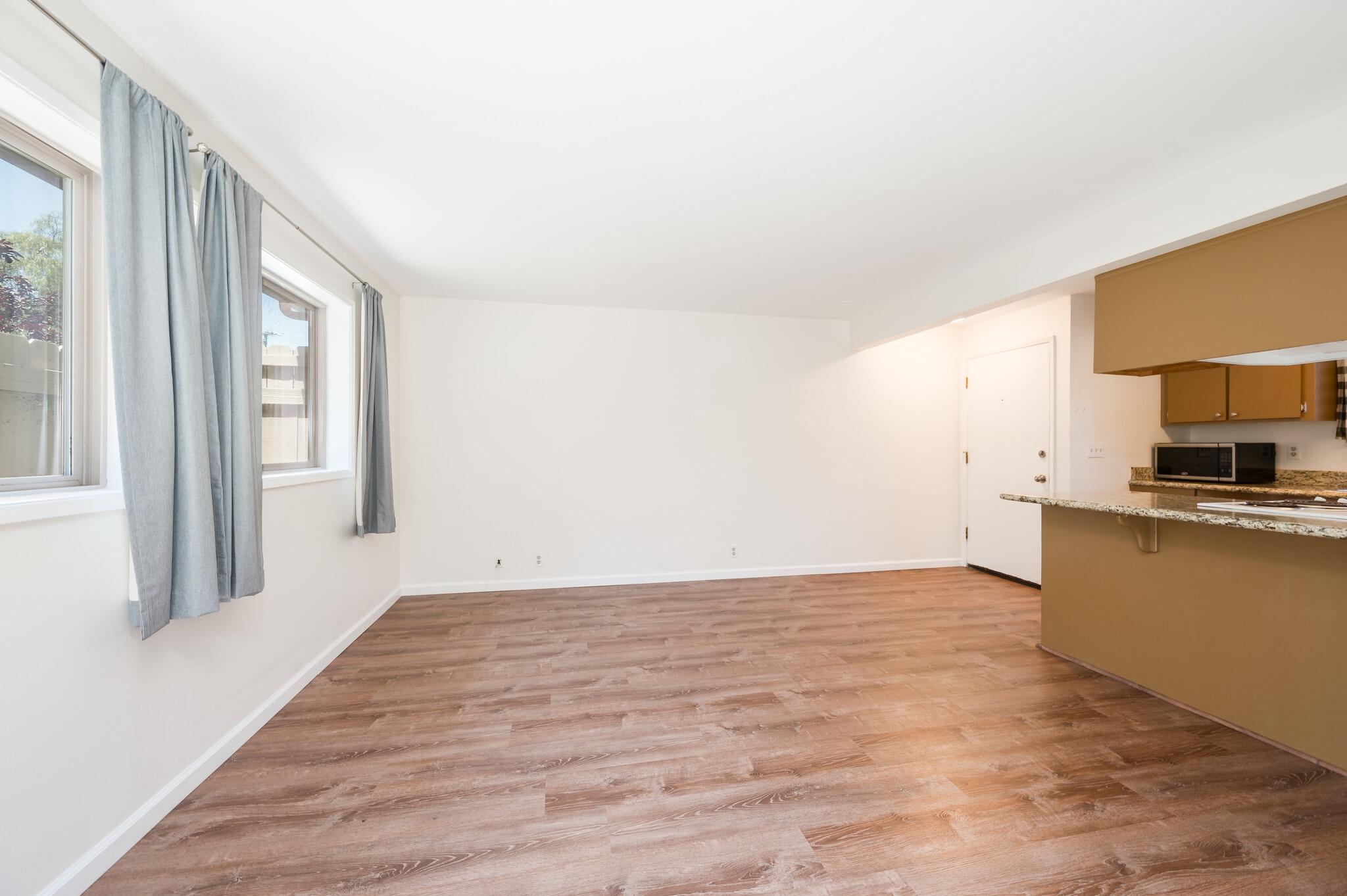 Building Photo - 1416 San Luis Dr