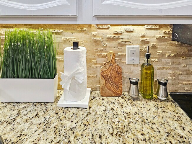 Building Photo - 11402 Suncreek Pl