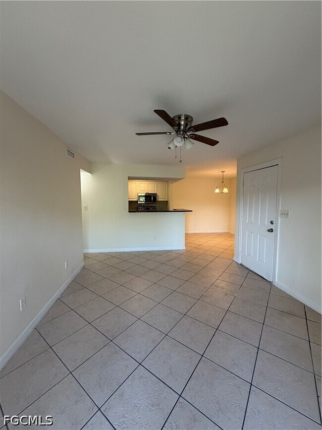 Building Photo - 2885 Winkler Ave